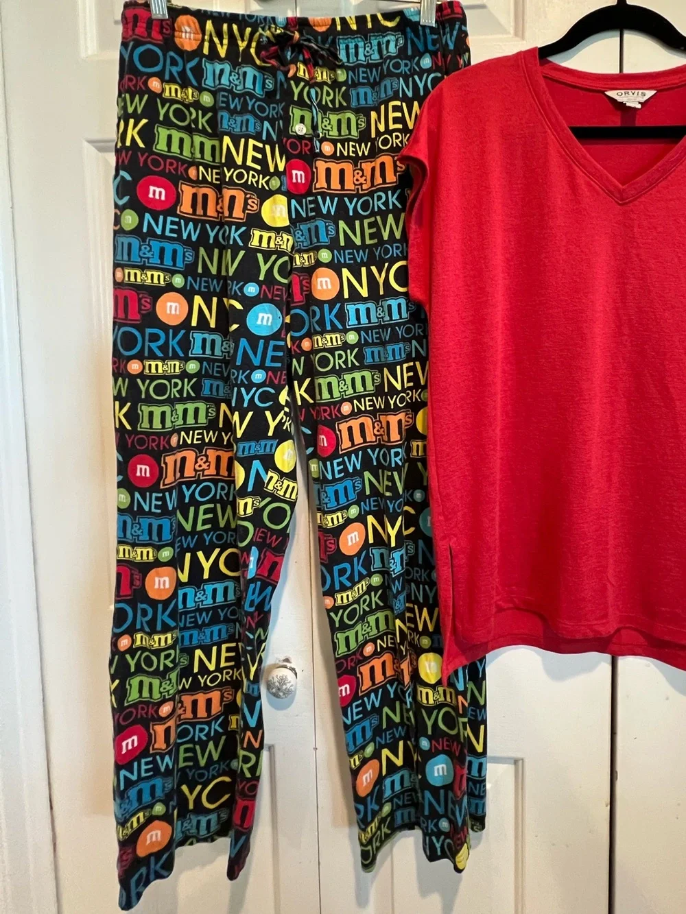 2 Pc PJ Set ❤️ORVIS V-Neck Top & M&M New York Print Pajama Pants w pockets